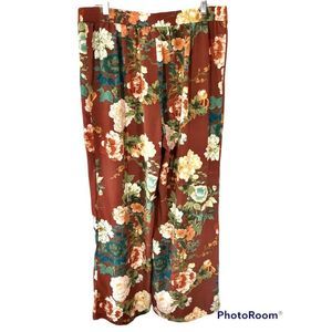 Chico’s Floral Wide Leg Pull On Pants Size 2R (12-14). Soft and comfortable.